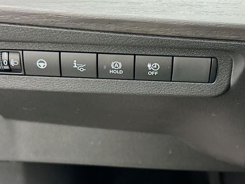 Used 2024 Nissan Ariya AWD image 17