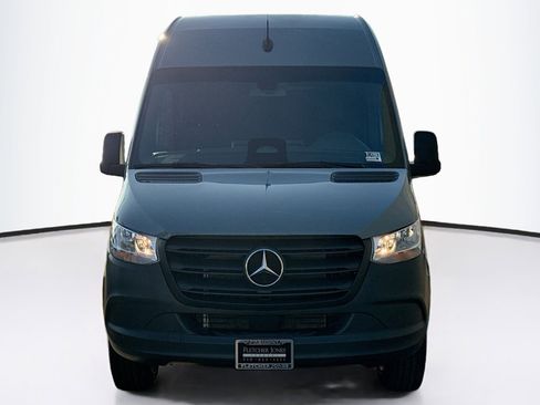 Used 2025 Mercedes-Benz Sprinter 2500 image 2