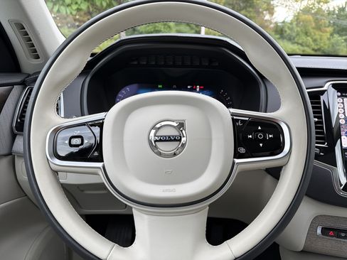 Used 2025 Volvo XC90 B6 Ultra w/ Protection Package Premier AWD/4WD image 14