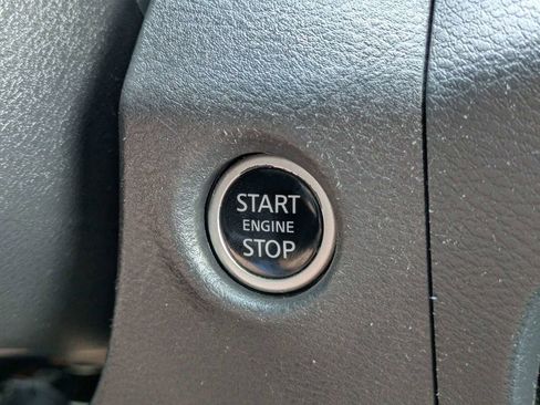 Used 2022 Nissan Frontier SV AWD/4WD image 28