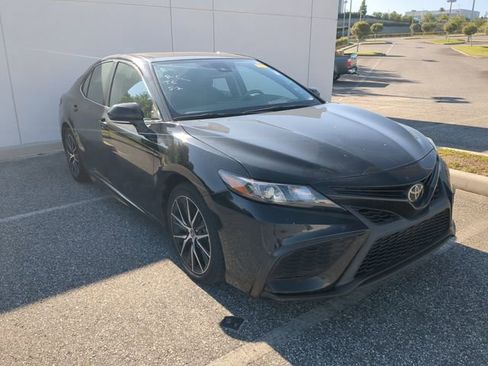 Used 2024 Toyota Camry SE w/ Convenience Package FWD image 1