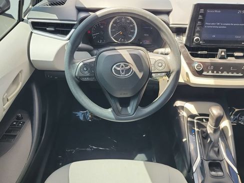 Used 2022 Toyota Corolla LE FWD image 12
