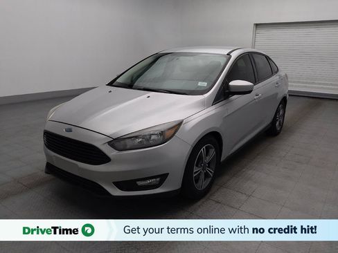 Used 2018 Ford Focus SE w/ SE Appearance Package FWD image 1