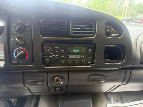 Used 2001 Dodge Ram 1500 Truck 2WD Quad Cab image 16