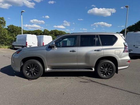 Used 2021 Lexus GX 460 Premium w/ Premium Package AWD/4WD image 3