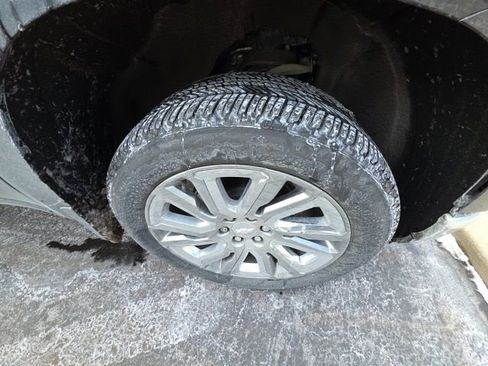 Used 2022 Chevrolet Silverado 1500 LTZ w/ Safety Package II image 10