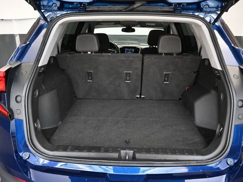 Used 2022 GMC Terrain SLE image 12