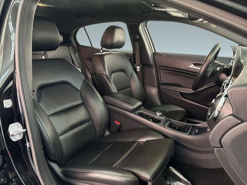 Used 2018 Mercedes-Benz GLA 250 image 24
