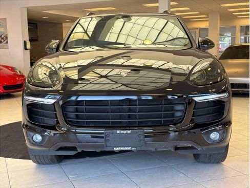 Used 2017 Porsche Cayenne Platinum Edition image 2