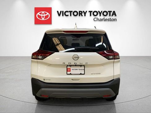 Used 2023 Nissan Rogue SV image 7