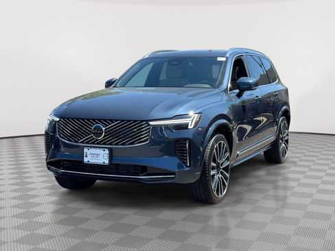 Used 2026 Volvo XC90 B6 Plus w/ Protection Package Premier AWD/4WD image 2