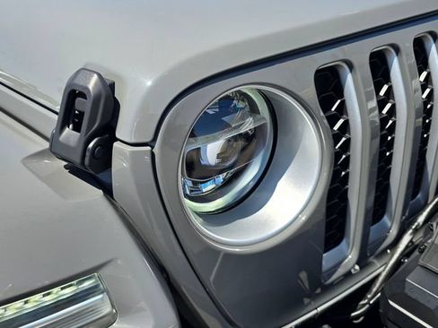 Used 2021 Jeep Wrangler Unlimited Sahara w/ Cold Weather Group AWD/4WD image 25