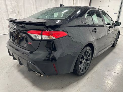 Used 2025 Toyota Corolla SE w/ SE Premium Package image 7