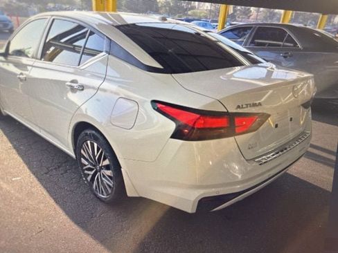 Used 2023 Nissan Altima 2.5 SV image 8