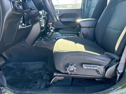 Used 2022 Jeep Gladiator Willys image 15