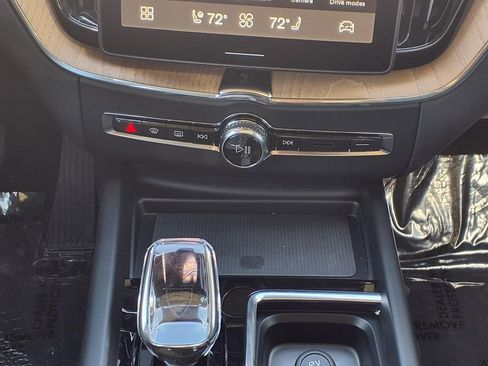 New 2026 Volvo XC60 B5 Plus w/ Climate Package AWD/4WD image 18