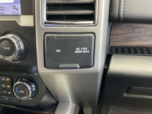 Used 2019 Ford F150 Lariat w/ Trailer Tow Package image 21