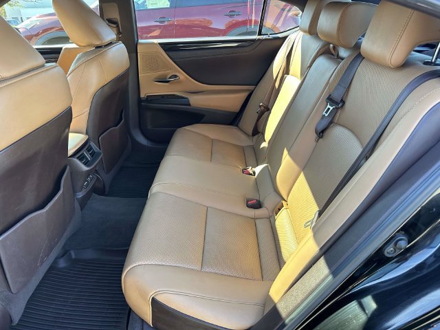 Used 2019 Lexus ES 350 w/ Premium Package FWD image 16