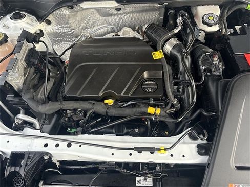 Used 2024 Chevrolet Trax RS w/ Driver Confidence Package image 27