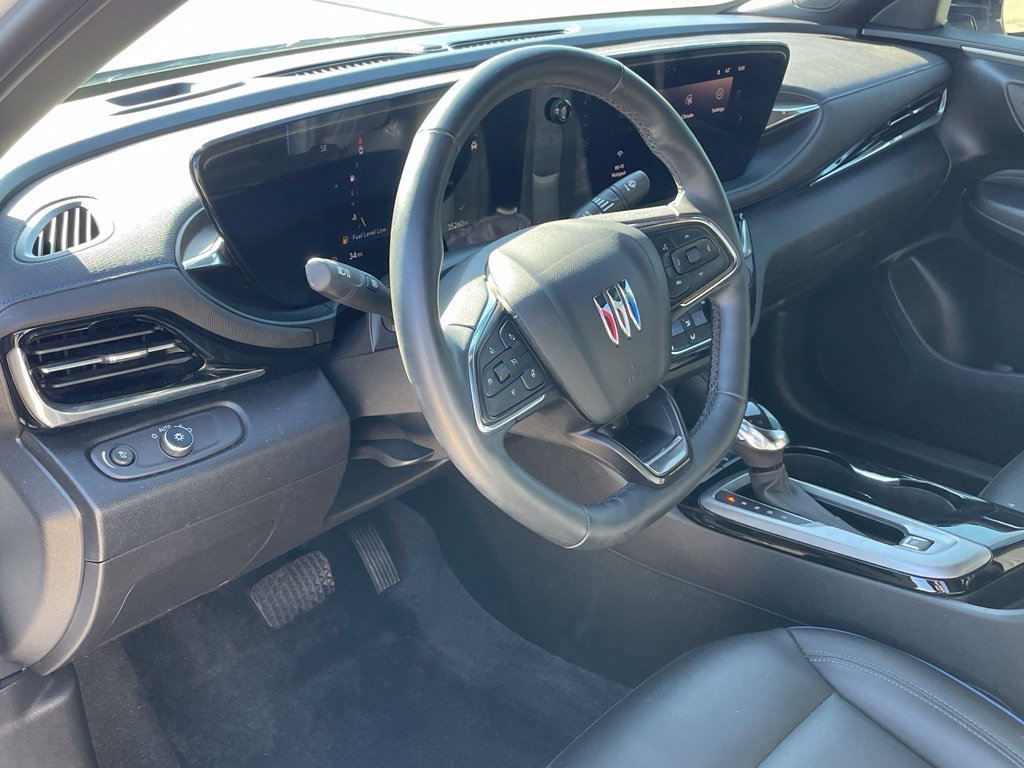 Used 2025 Buick Envista Sport Touring w/ Convenience I Package FWD image 9