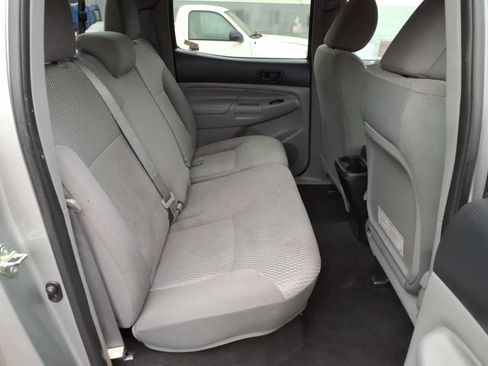 Used 2015 Toyota Tacoma PreRunner w/ Convenience Package RWD image 12