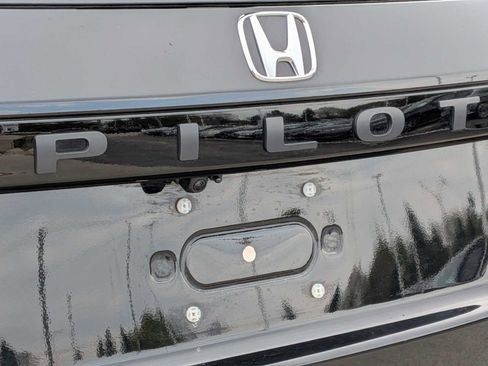 Used 2023 Honda Pilot Touring image 12