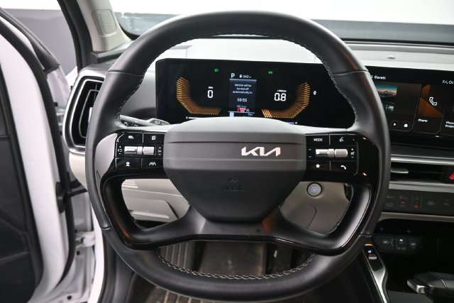 Used 2026 Kia Sorento S FWD image 9