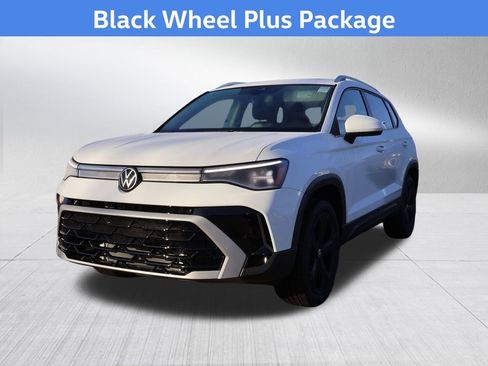 New 2026 Volkswagen Taos SEL image 4