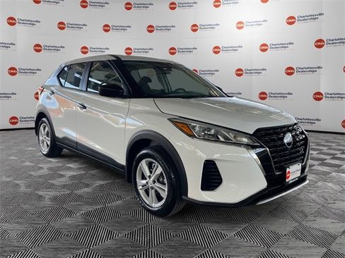 New 2025 Nissan Kicks Play S image 7