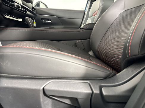 New 2026 Nissan Kicks SR w/ Cold Weather Package image 21