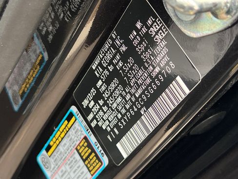 Certified 2025 Kia Telluride S image 37