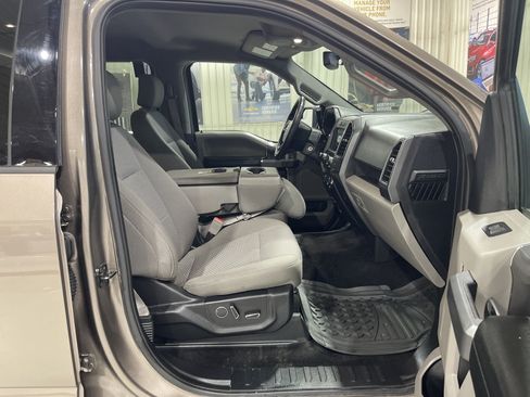 Used 2018 Ford F150 XLT w/ Equipment Group 302A Luxury AWD/4WD image 17