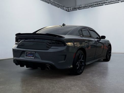 Used 2019 Dodge Charger R/T w/ Blacktop Package image 5