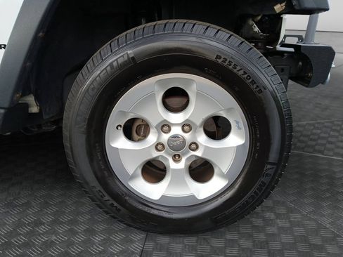 Used 2017 Jeep Wrangler Sport AWD/4WD image 22