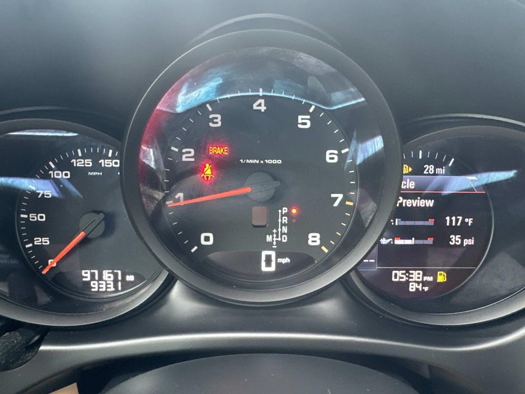 Used 2020 Porsche Macan AWD/4WD image 26