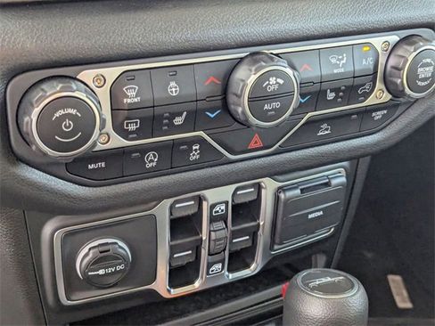 New 2025 Jeep Gladiator Sport image 23