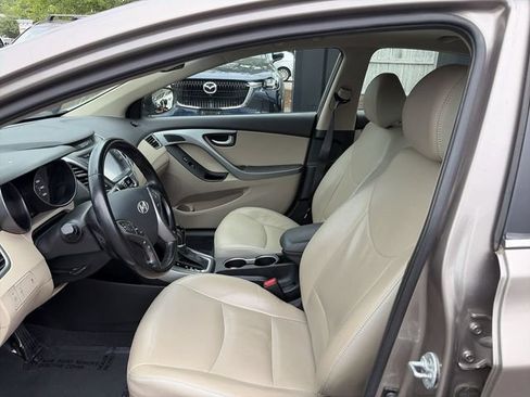Used 2014 Hyundai Elantra Limited w/ Option Group 03 FWD image 11