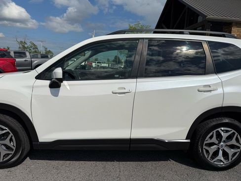Used 2020 Subaru Forester Premium AWD/4WD image 38