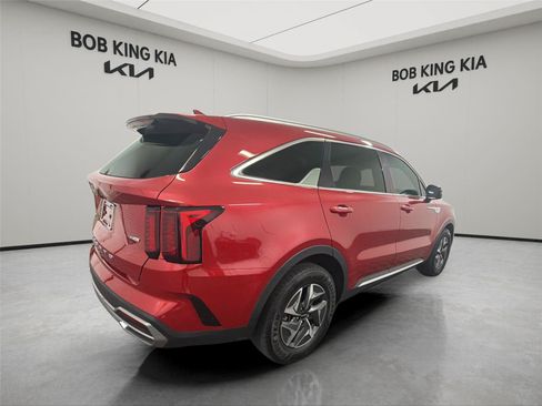 Used 2022 Kia Sorento S FWD image 5