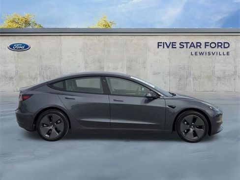 Used 2023 Tesla Model 3 Standard Range image 3
