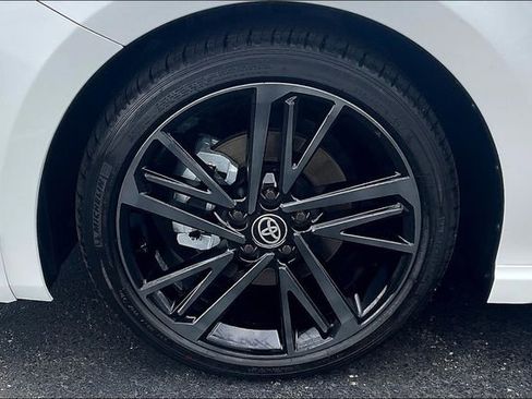 Used 2025 Toyota Camry XSE image 9