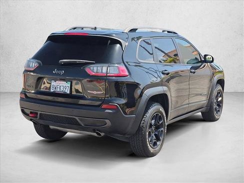 Used 2021 Jeep Cherokee Trailhawk w/ Technology Group AWD/4WD image 5