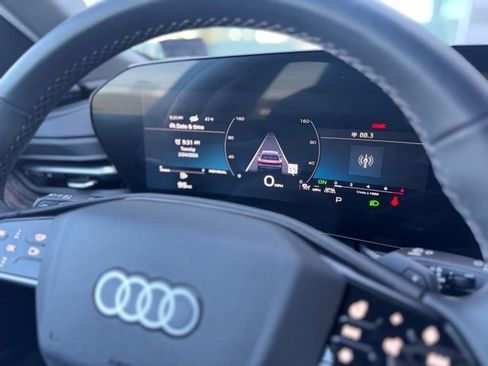 Certified 2025 Audi Q5 Premium Plus image 13