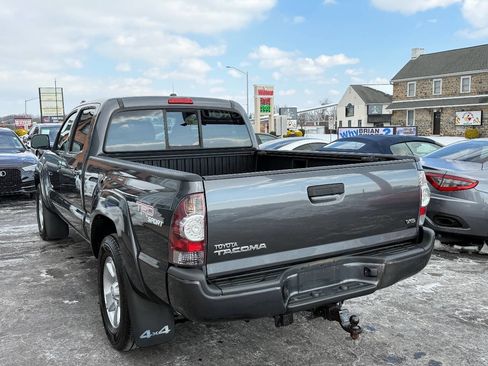 Used 2011 Toyota Tacoma V6 4x4 4dr Double Cab 6.1 ft S w/ TRD Sport Pkg image 5