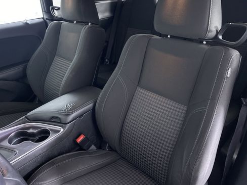 Used 2017 Dodge Challenger SXT w/ Cold Weather Group image 10