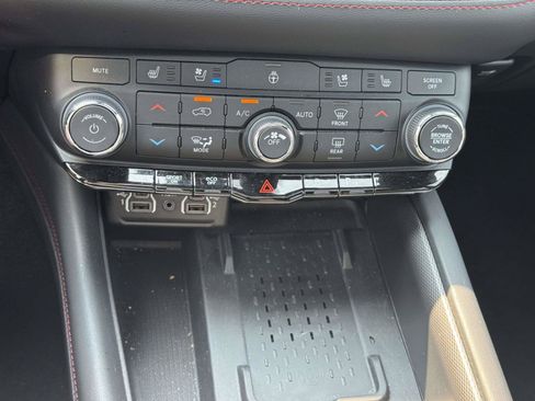 Used 2025 Dodge Durango R/T AWD/4WD image 26