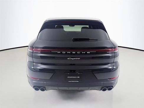 New 2026 Porsche Cayenne image 24