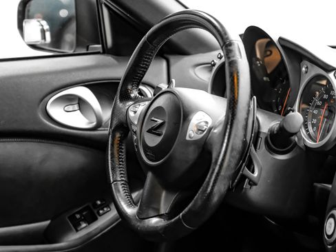 Used 2013 Nissan 370Z Touring w/ Sport Pkg RWD image 12