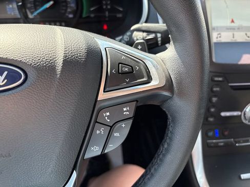 Used 2018 Ford Edge Titanium w/ Equipment Group 301A AWD/4WD image 12