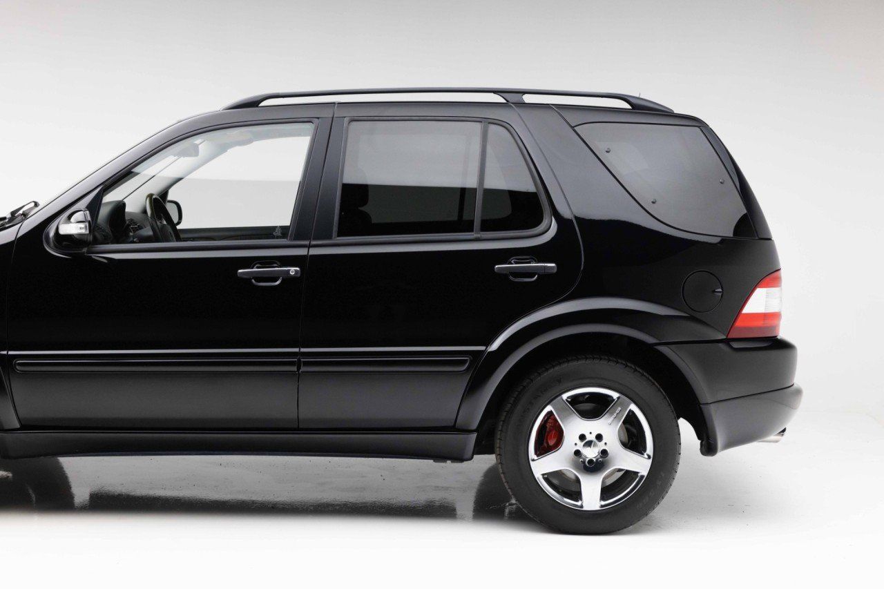 Used 2002 Mercedes-Benz ML 55 AMG 4MATIC image 19